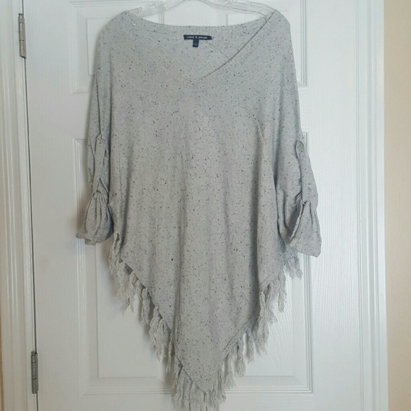 Cable & Gauge Sweaters - Cable & Gauge gray shall poncho sweater Large